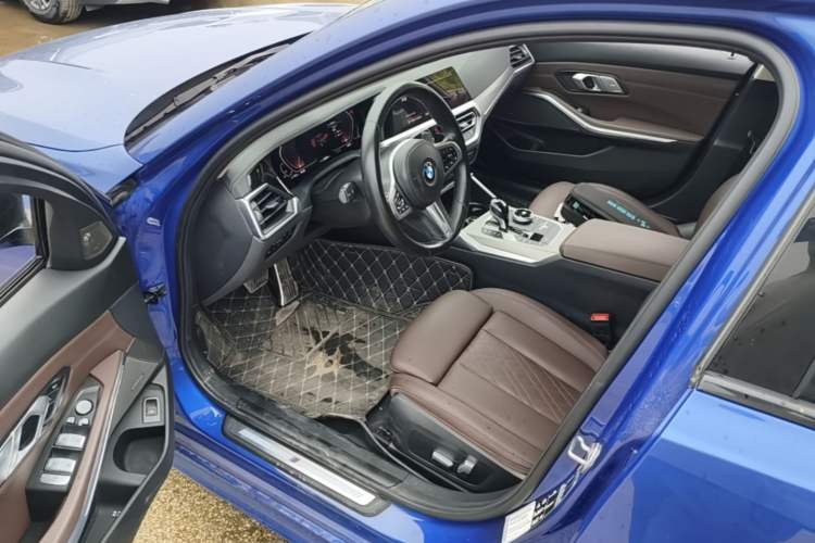 Used BMW 3 Series 2022 Restyled 330Li xDrive M Sport Night Edition Package Driver Seat