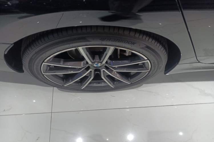 Used BMW 3 Series 2022 Restyled 320Li M Sport Package Exterior 8
