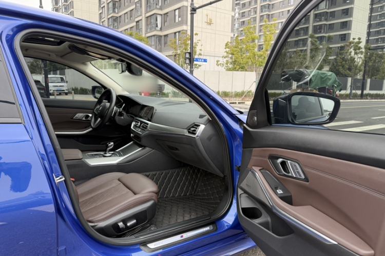 Used BMW 3 Series 2022 Restyled 330Li xDrive M Sport Night Edition Package Interior 1