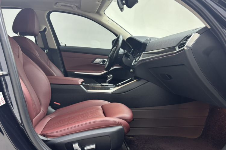 Used BMW 3 Series 2022 325Li M Sport Package Interior 1