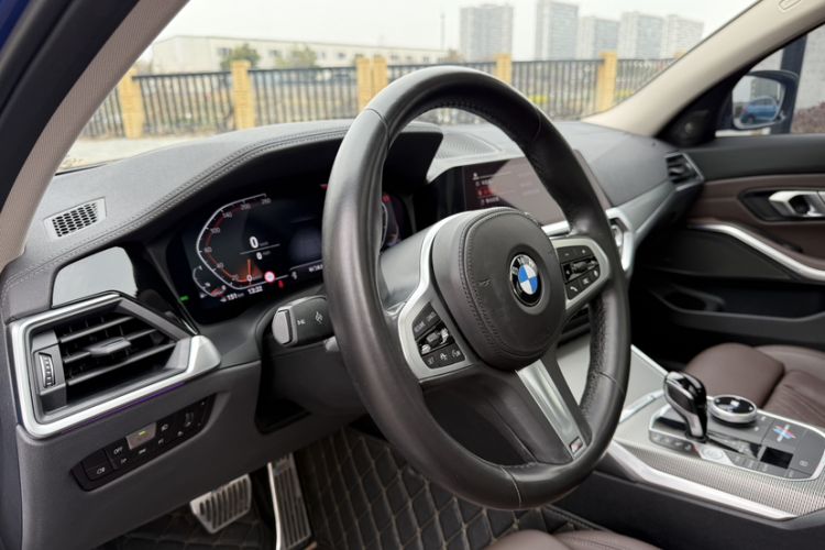 Used BMW 3 Series 2022 Restyled 330Li xDrive M Sport Night Edition Package Interior 11
