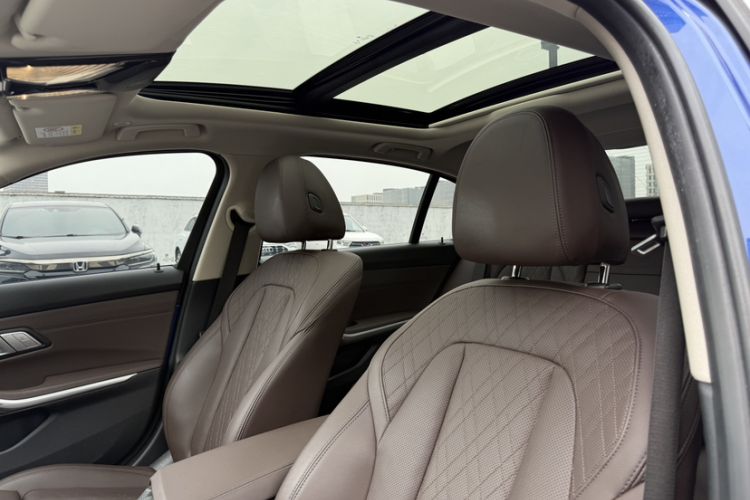 Used BMW 3 Series 2022 Restyled 330Li xDrive M Sport Night Edition Package Interior 5