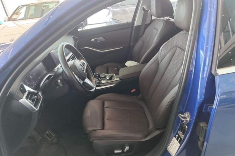 Used BMW 3 Series 2022 325Li M Sport Package Left Front Seat