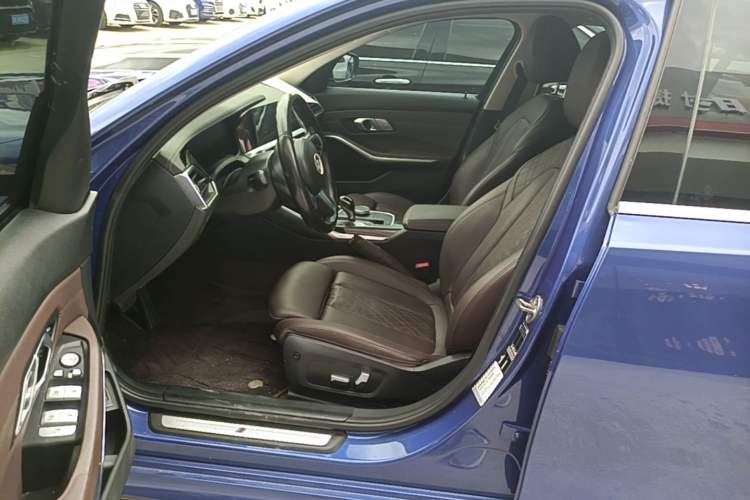 Used BMW 3 Series 2022 325Li M Sport Package Left Front Seat