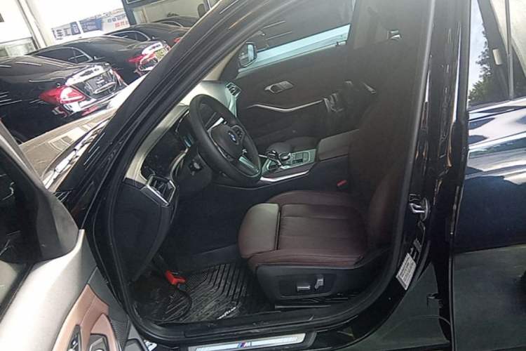 Used BMW 3 Series 2022 Updated 325i M Sport Package Left Front Seat