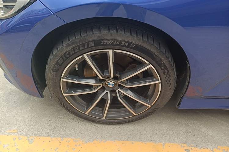 Used BMW 3 Series 2022 325Li M Sport Package Left Front Wheel Hub