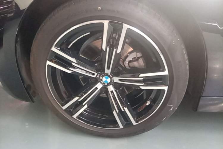 Used BMW 3 Series 2022 Updated 325i M Sport Package Left Front Wheel Hub