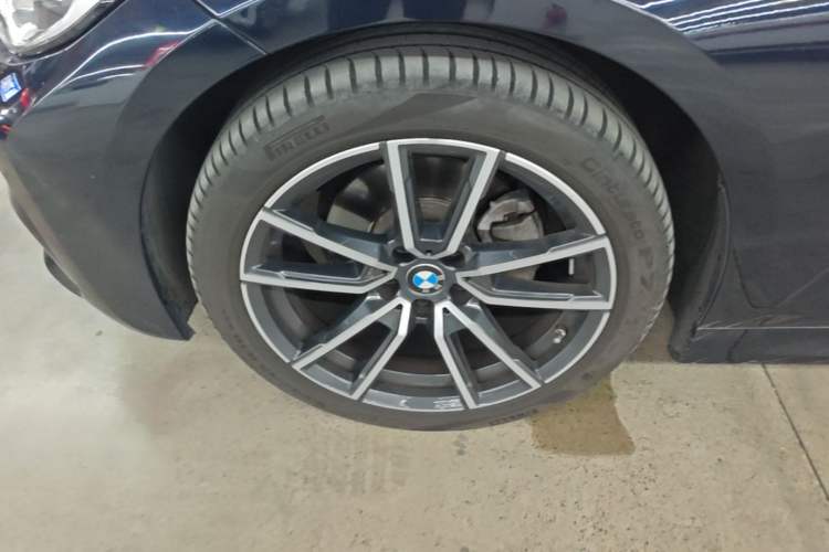 Used BMW 3 Series 2022 325Li M Sport Package Left Front Wheel Hub