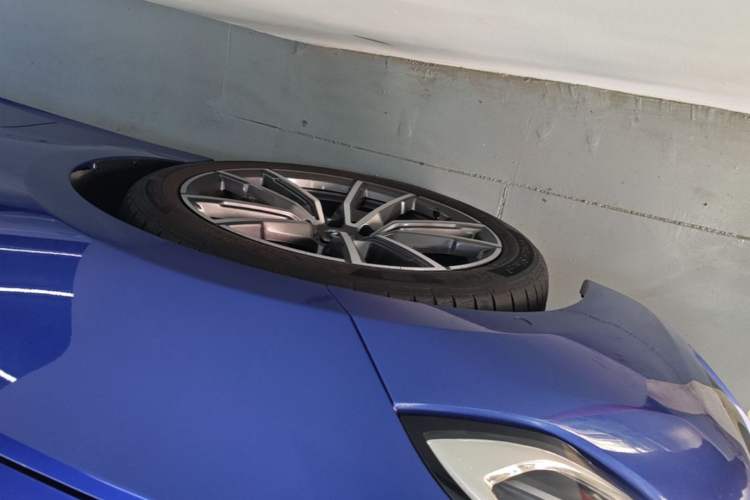 Used BMW 3 Series 2022 Updated 325Li M Sport Package Left Front Wheel Hub