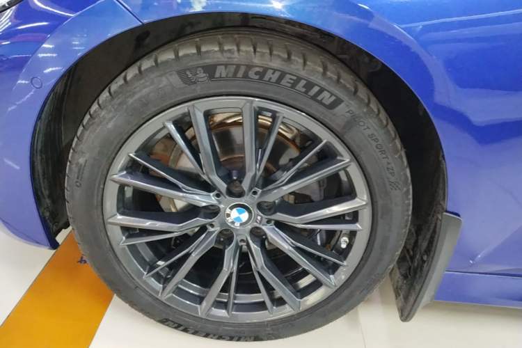 Used BMW 3 Series 2022 325Li M Sport Night Edition Package Left Front Wheel Hub