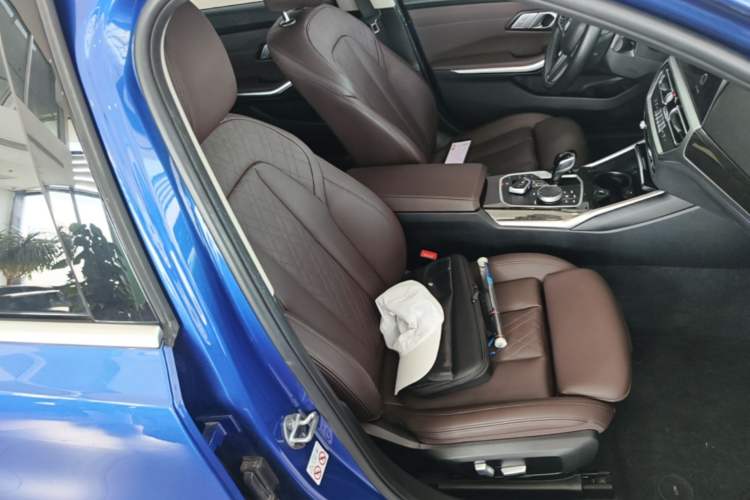 Used BMW 3 Series 2022 325Li M Sport Package Right Front Seat