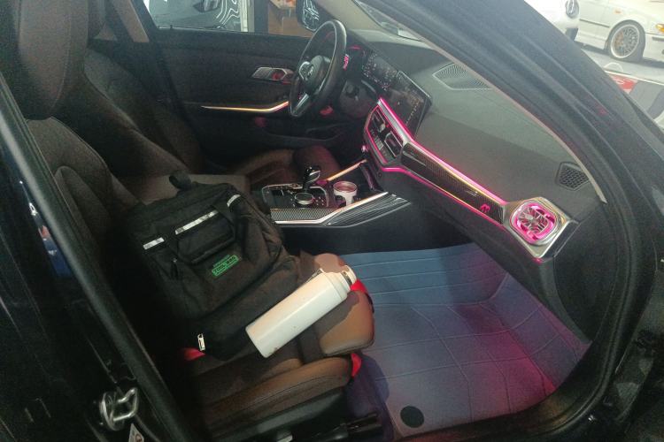 Used BMW 3 Series 2022 320Li M Sport Package Right Front Seat