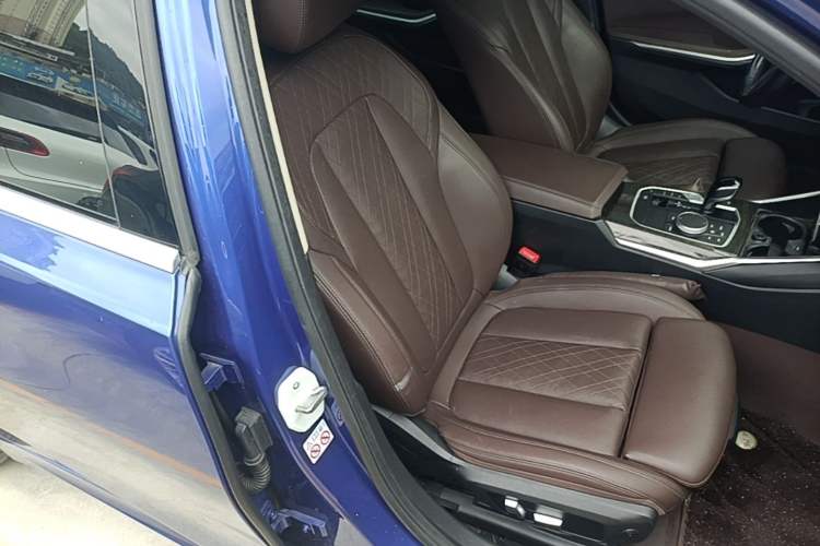 Used BMW 3 Series 2022 325Li M Sport Package Right Front Seat