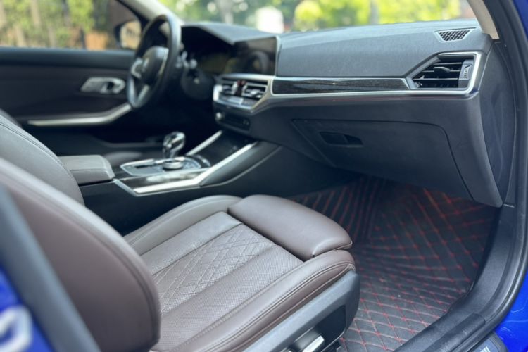 Used BMW 3 Series 2022 325Li M Sport Package Right Front Seat