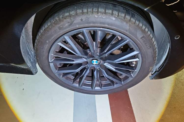 Used BMW 3 Series 2022 325Li M Sport Night Edition Package Right Front Wheel Hub