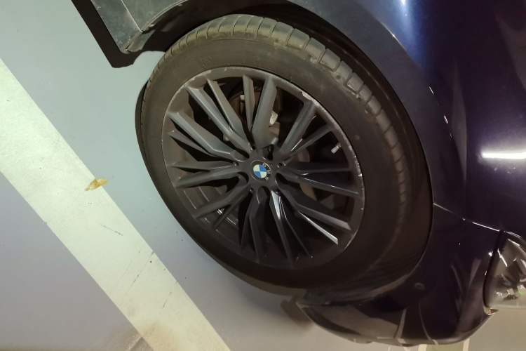 Used BMW 3 Series 2022 325i M Sport Package Right Front Wheel Hub