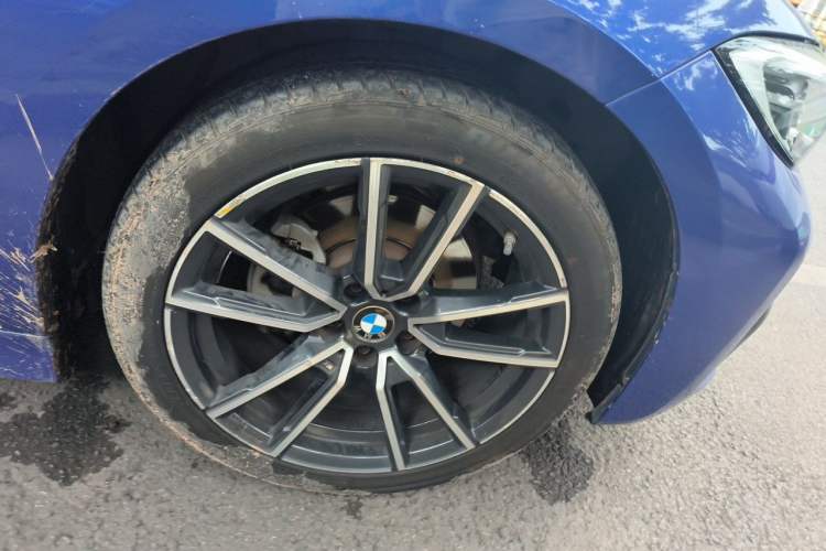 Used BMW 3 Series 2022 320Li M Sport Package Right Front Wheel Hub