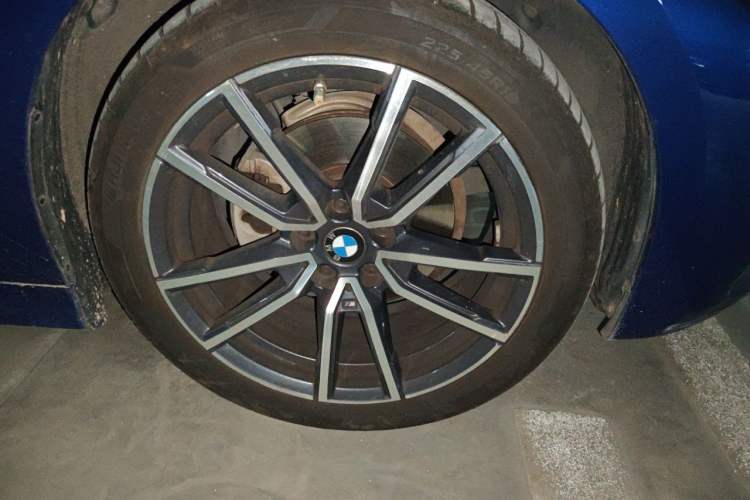 Used BMW 3 Series 2022 325Li M Sport Package Right Front Wheel Hub