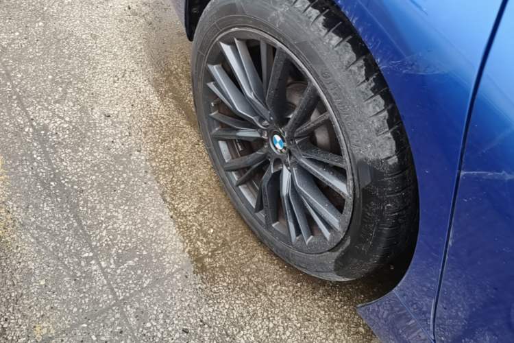 Used BMW 3 Series 2022 Restyled 330Li xDrive M Sport Night Edition Package Right Rear Wheel Hub