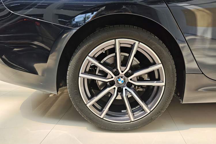 Used BMW 3 Series 2022 325Li M Sport Package Right Rear Wheel Hub