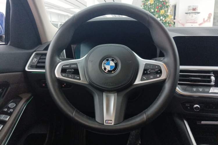 Used BMW 3 Series 2022 325i M Sport Package Steering Wheel