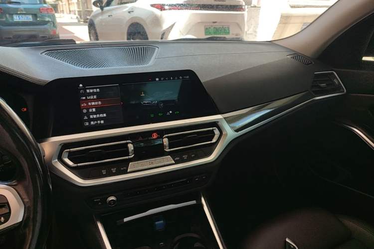 Used BMW 3 Series 2022 325Li M Sport Package Audio And AC Panel