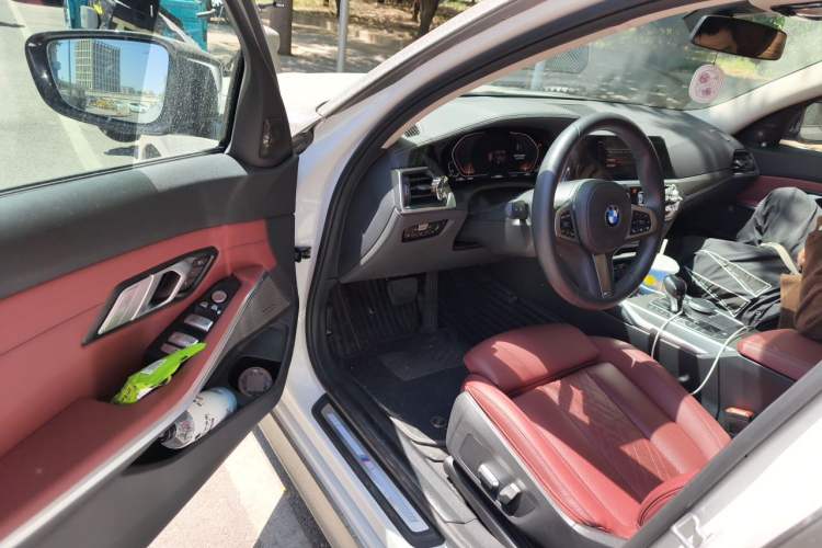Used BMW 3 Series 2022 Revised 325i M Sport Night Edition Package Driver Seat