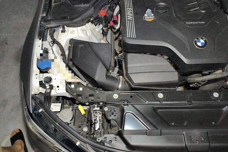 Used BMW 3 Series 2022 325Li M Sport Night Edition Package Engine Bay Right