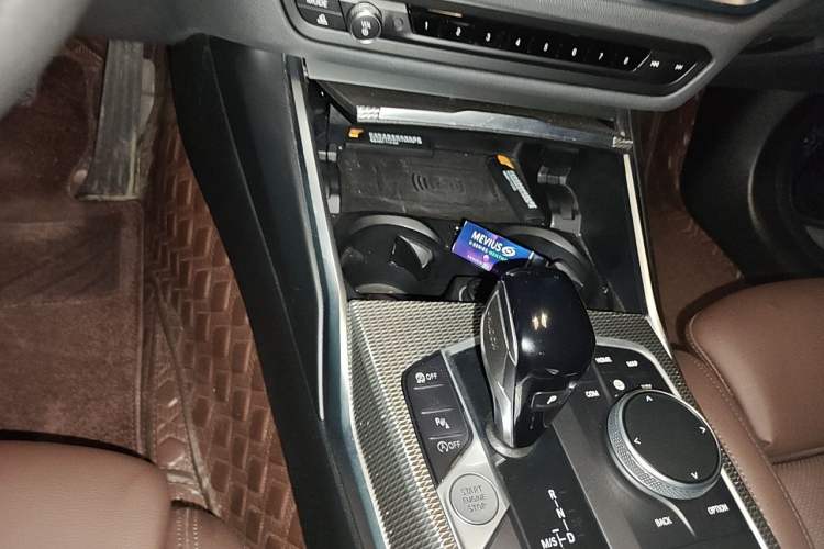 Used BMW 3 Series 2022 325i M Sport Night Edition Package Gear Lever
