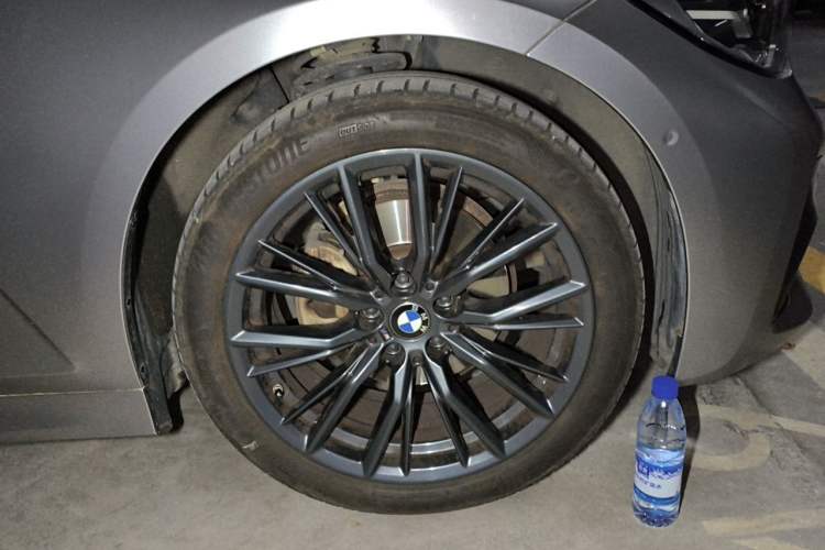 Used BMW 3 Series 2022 325Li M Sport Night Edition Package Right Front Wheel Hub
