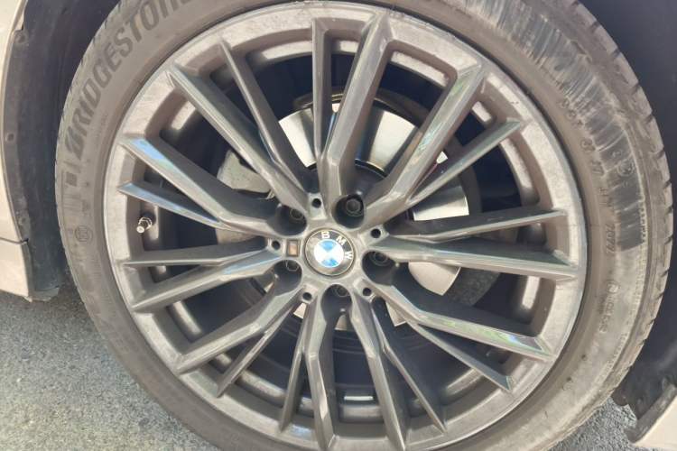 Used BMW 3 Series 2022 Revised 325i M Sport Night Edition Package Right Front Wheel Hub