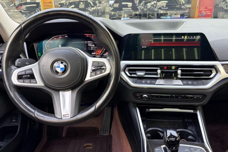 Used BMW 3 Series 2022 325Li xDrive M Sport Package Interior 3