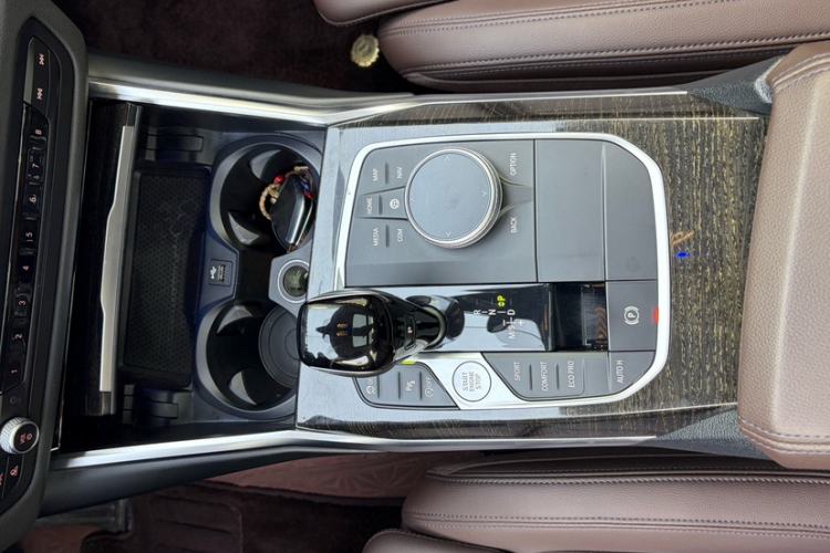 Used BMW 3 Series 2022 325Li xDrive M Sport Package Interior 5