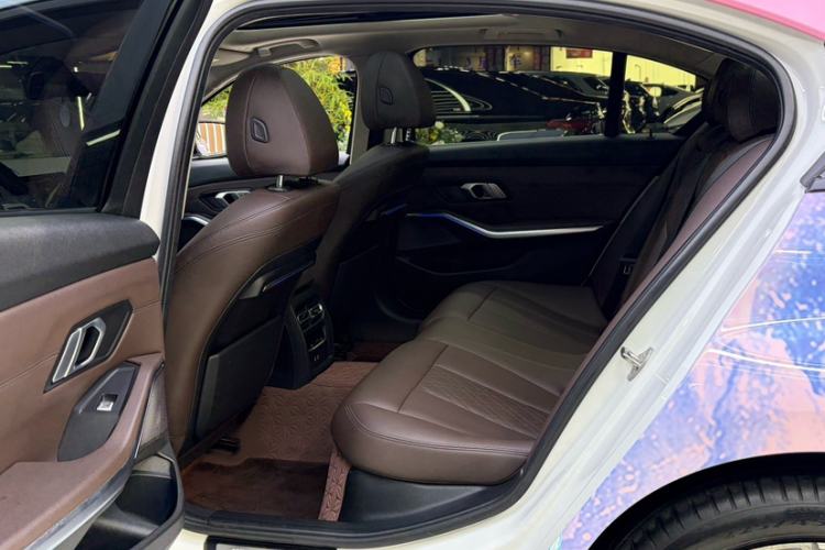 Used BMW 3 Series 2022 325Li xDrive M Sport Package Interior 9