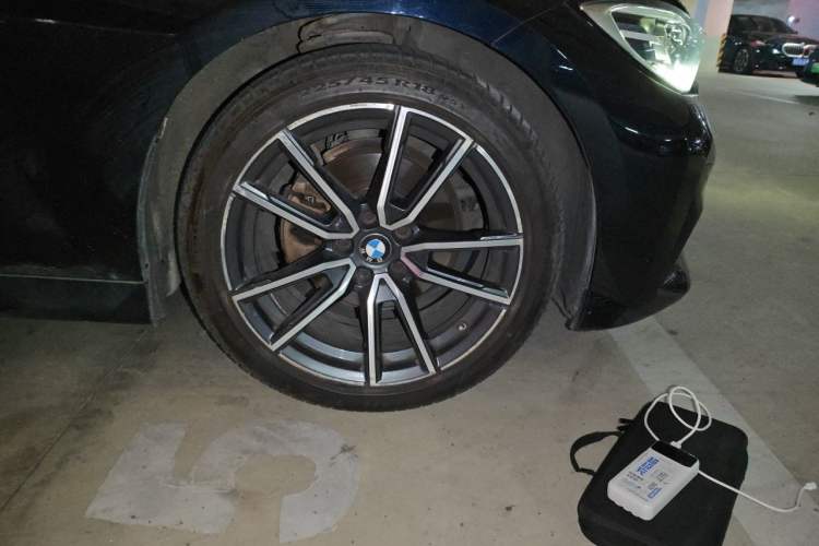 Used BMW 3 Series 2022 325Li M Sport Package Right Front Wheel Hub
