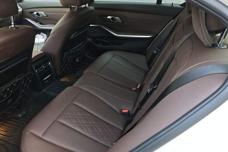 Used BMW 3 Series 2022 320Li M Sport Package Left Rear Seat