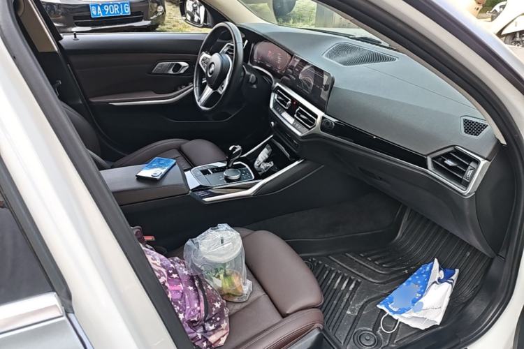 Used BMW 3 Series 2022 320Li M Sport Package Right Front Seat