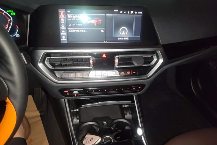 Used BMW 3 Series 2022 320i Sport Package Audio And AC Panel