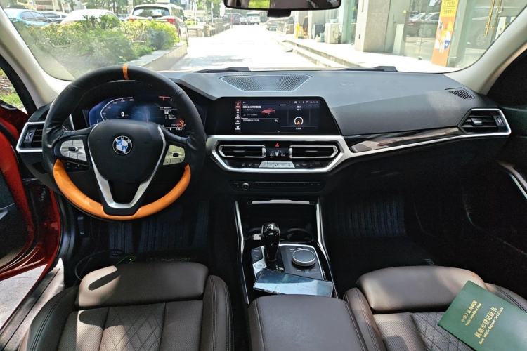 Used BMW 3 Series 2022 320i Sport Package Center Console