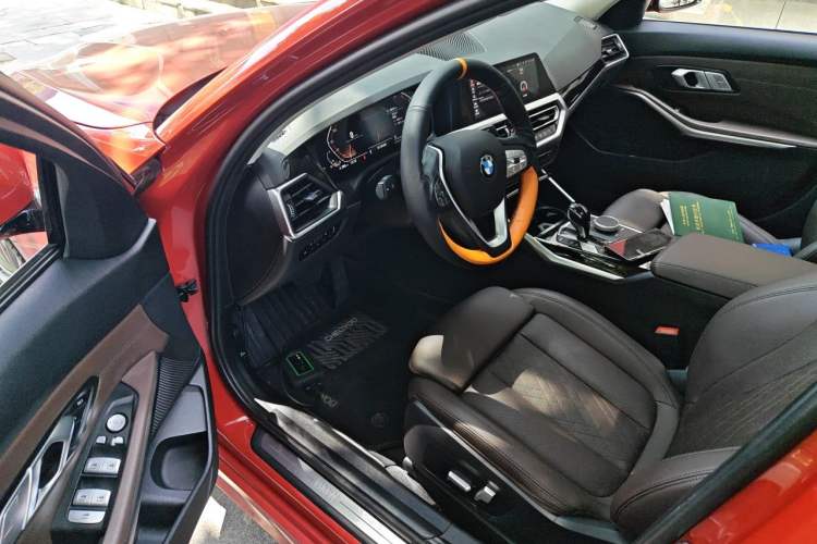 Used BMW 3 Series 2022 320i Sport Package Driver Seat