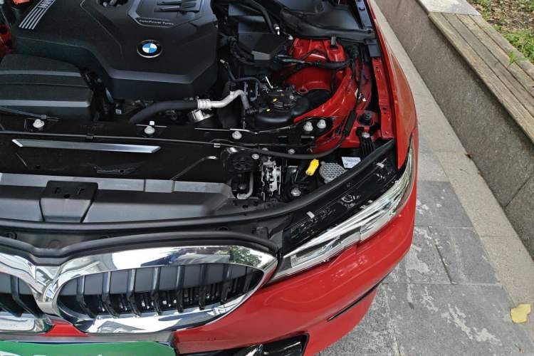 Used BMW 3 Series 2022 320i Sport Package Engine Bay Left