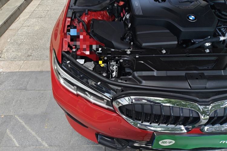 Used BMW 3 Series 2022 320i Sport Package Engine Bay Right