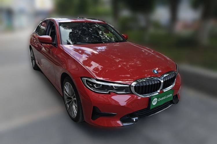Used BMW 3 Series 2022 320i Sport Package Front Right 45 Deg