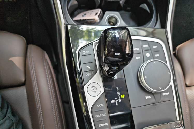 Used BMW 3 Series 2022 320i Sport Package Gear Lever
