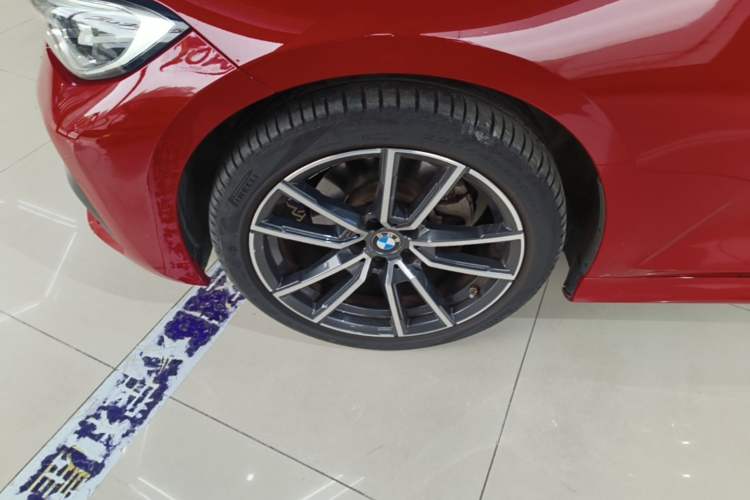 Used BMW 3 Series 2022 325Li M Sport Package Left Front Wheel Hub