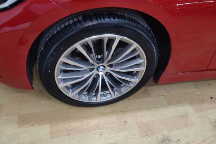 Used BMW 3 Series 2022 320i Sport Package Left Front Wheel Hub