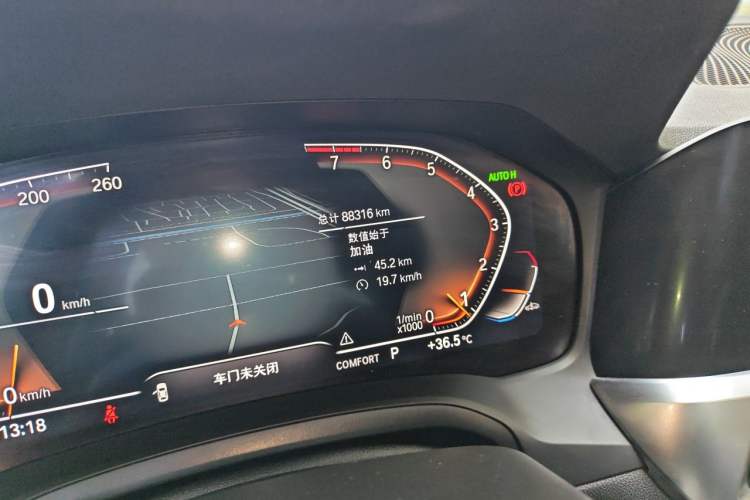 Used BMW 3 Series 2022 320i Sport Package Odometer Close Up