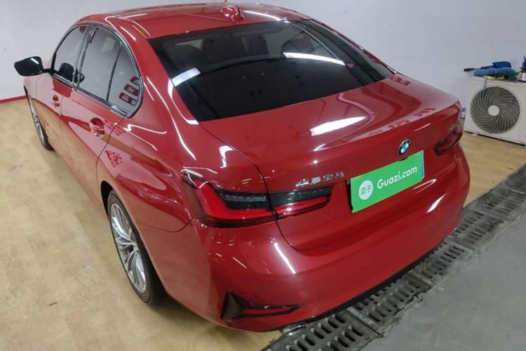 Used BMW 3 Series 2022 320i Sport Package Rear Left 45 Deg