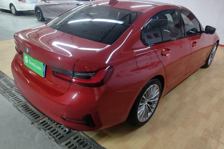 Used BMW 3 Series 2022 320i Sport Package Rear Right 45 Deg