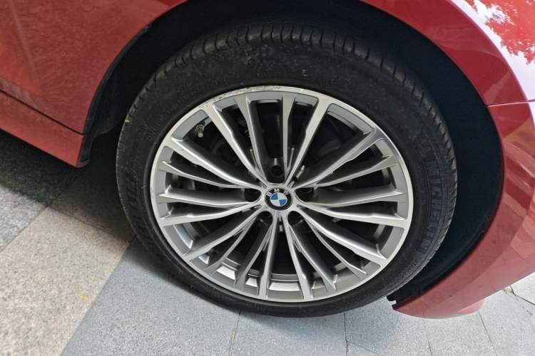 Used BMW 3 Series 2022 320i Sport Package Right Front Wheel Hub